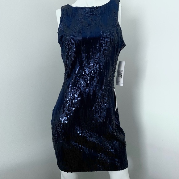 New Emerald Sundae Navy Velvet Sequined Sleeveless Dress